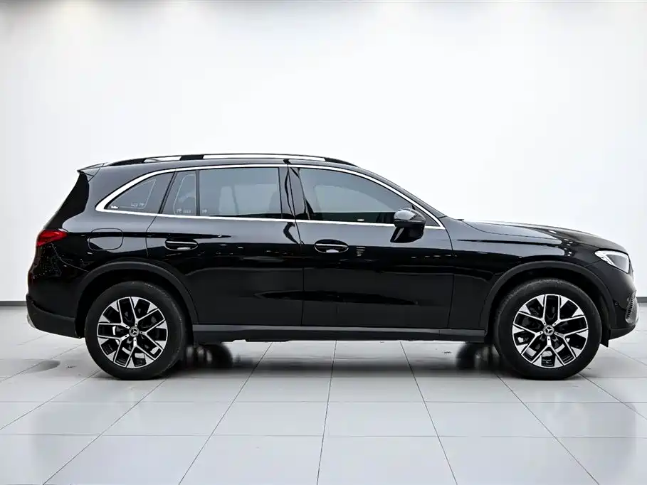 Mercedes-Benz Mercedes-Benz GLC 2023 Facelift GLC 260 L 4MATIC Sporty Model 5-seater 2023 - thumbnail 6