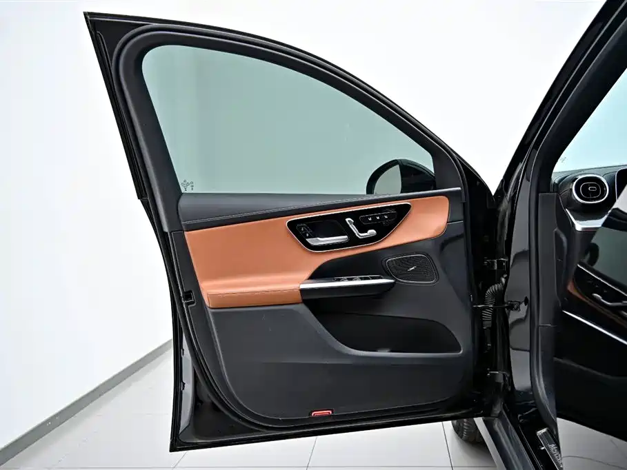 Mercedes-Benz Mercedes-Benz GLC 2023 Facelift GLC 260 L 4MATIC Sporty Model 5-seater 2023 - thumbnail 20