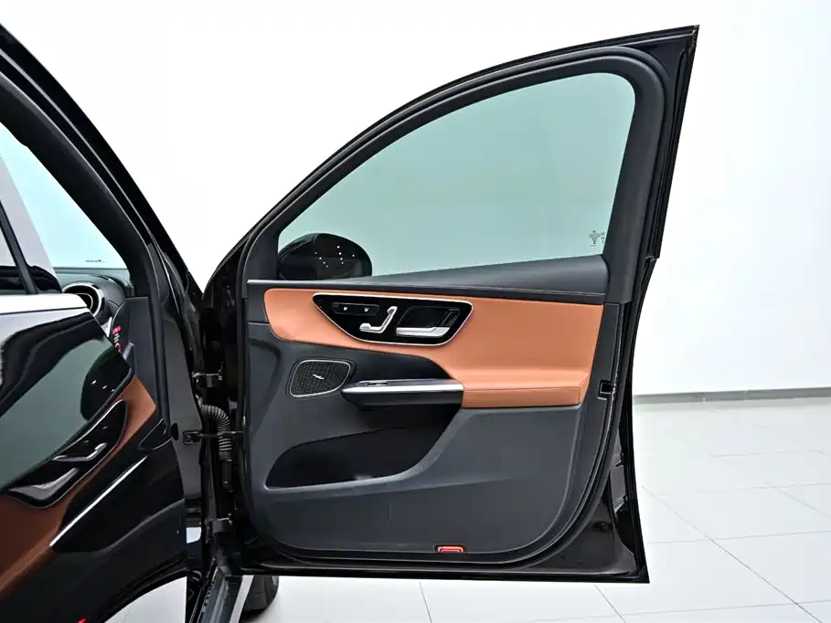 Mercedes-Benz Mercedes-Benz GLC 2023 Facelift GLC 260 L 4MATIC Sporty Model 5-seater 2023 - thumbnail 21