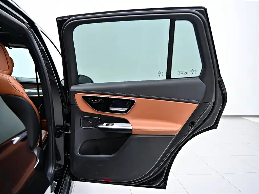 Mercedes-Benz Mercedes-Benz GLC 2023 Facelift GLC 260 L 4MATIC Sporty Model 5-seater 2023 - thumbnail 22