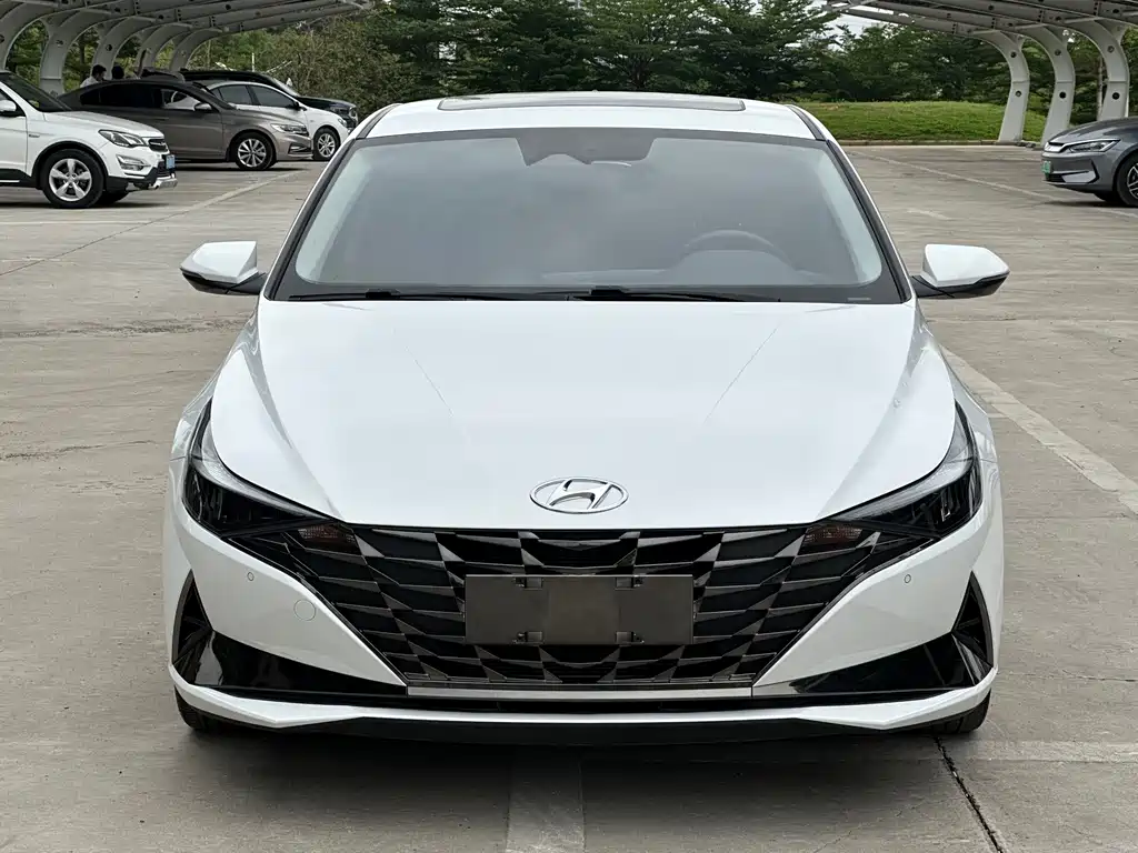Hyundai Hyundai Elantra 2021 Model 1.5L CVT LUX Premium Edition 2022 - thumbnail 2