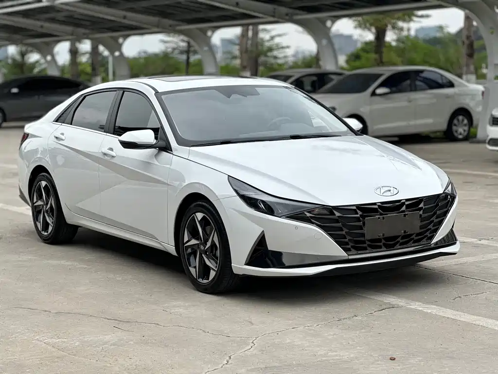 Hyundai Hyundai Elantra 2021 Model 1.5L CVT LUX Premium Edition 2022 - thumbnail 3