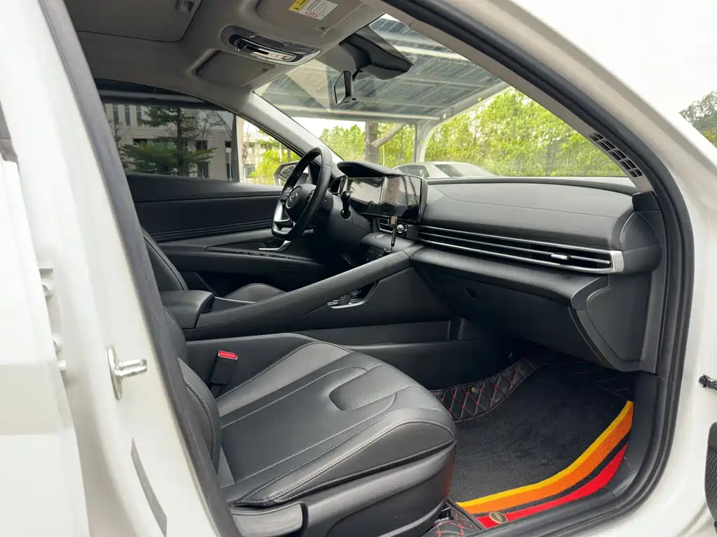 Hyundai Hyundai Elantra 2021 Model 1.5L CVT LUX Premium Edition 2022 - thumbnail 5