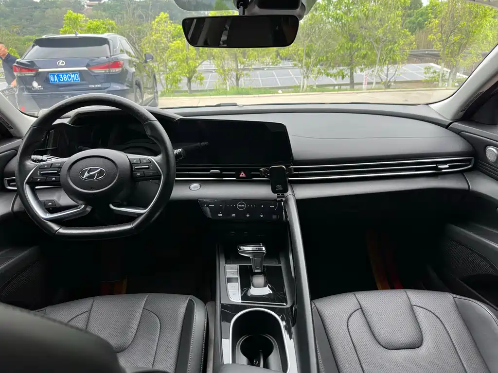 Hyundai Hyundai Elantra 2021 Model 1.5L CVT LUX Premium Edition 2022 - thumbnail 7