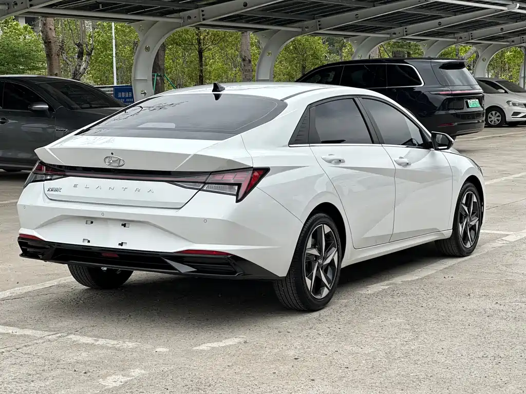 Hyundai Hyundai Elantra 2021 Model 1.5L CVT LUX Premium Edition 2022 - thumbnail 12