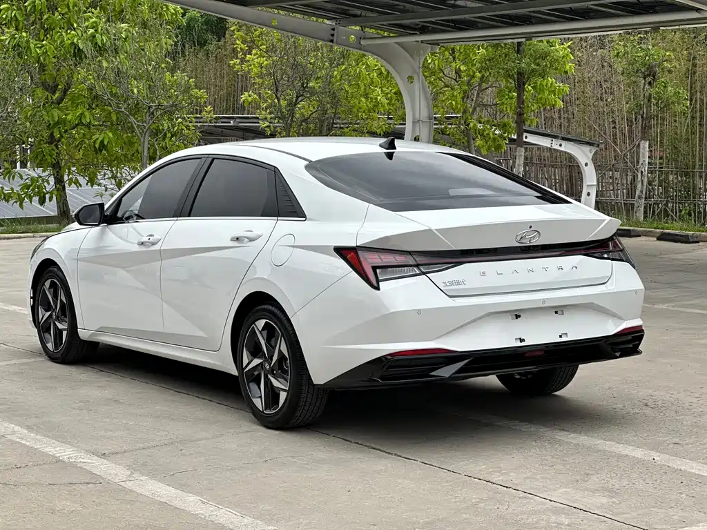Hyundai Hyundai Elantra 2021 Model 1.5L CVT LUX Premium Edition 2022 - thumbnail 13