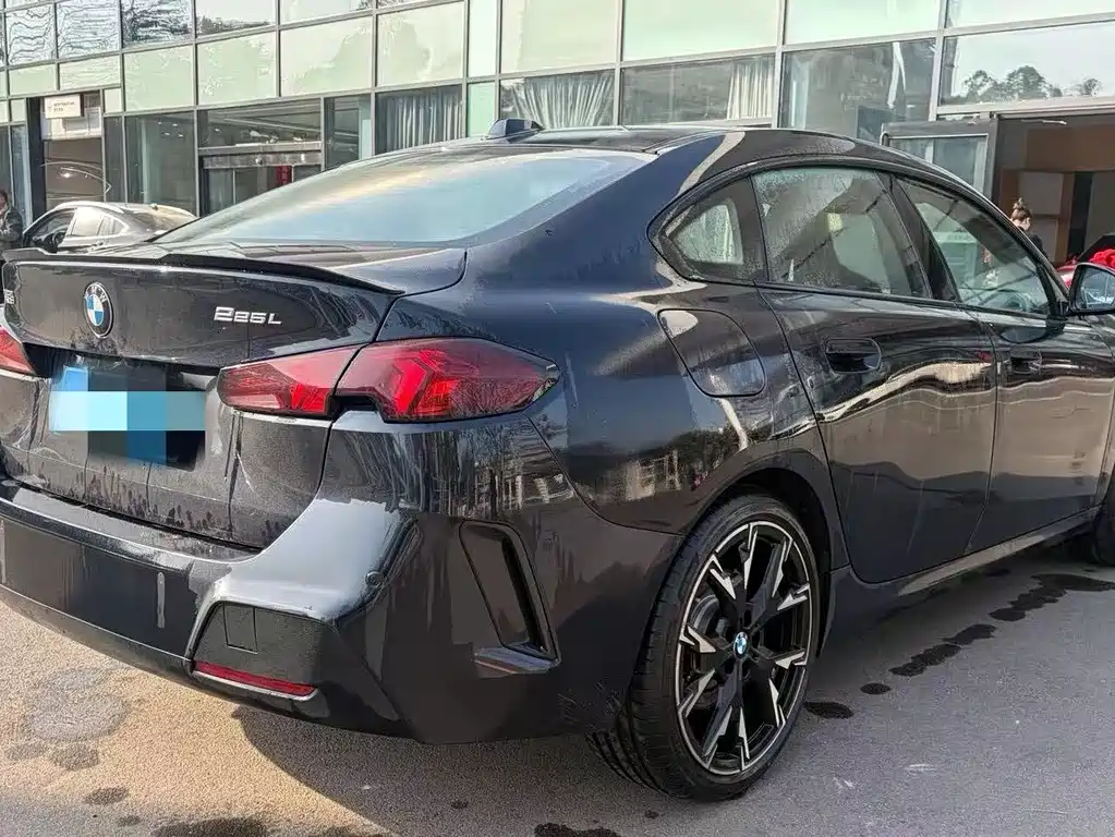 BMW BMW 2 Series 2025 225i M Sport Shadowline Package 2025 - thumbnail 2