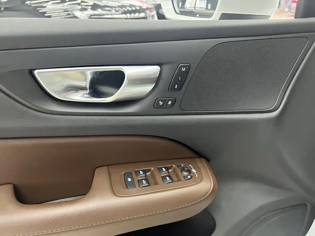 Volvo Volvo S60 2025 B4 Inscription Luxury 2026 - thumbnail 8