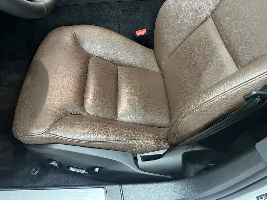 Volvo Volvo S60 2025 B4 Inscription Luxury 2026 - thumbnail 9