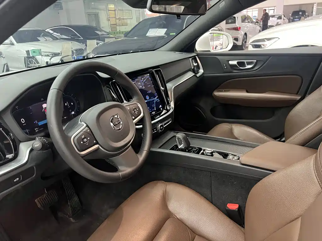 Volvo Volvo S60 2025 B4 Inscription Luxury 2026 - thumbnail 10