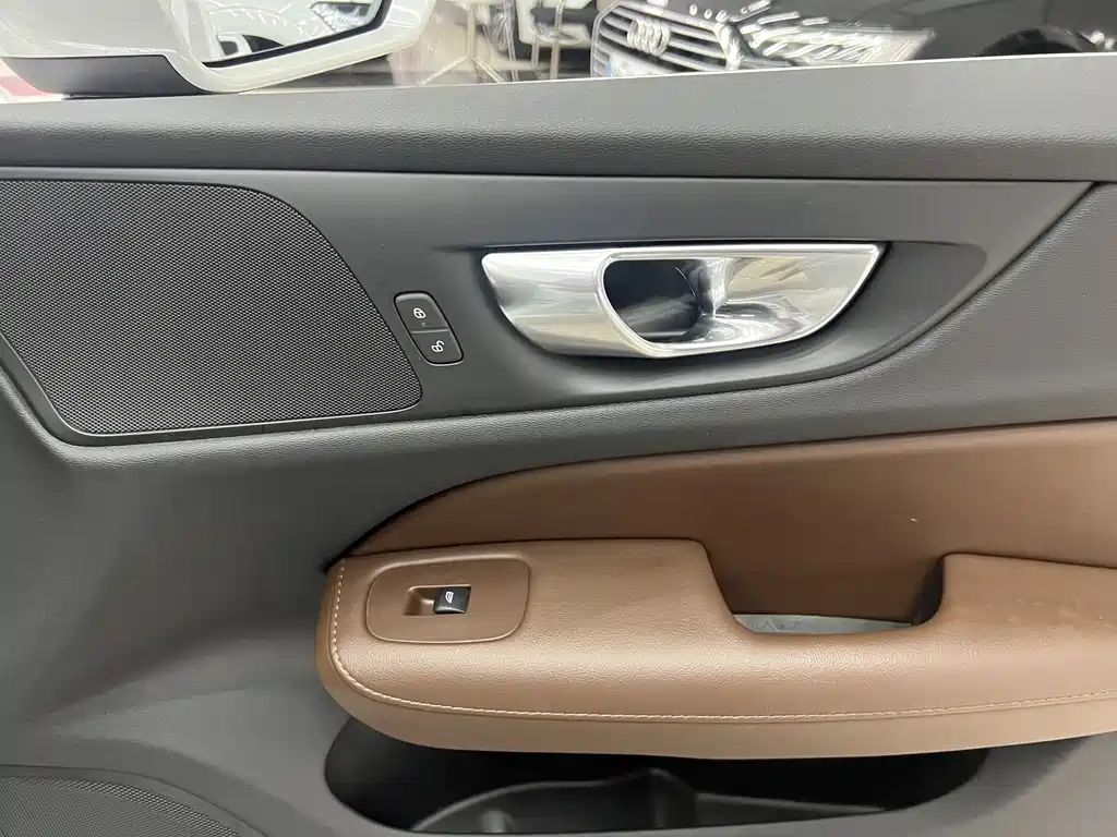 Volvo Volvo S60 2025 B4 Inscription Luxury 2026 - thumbnail 15
