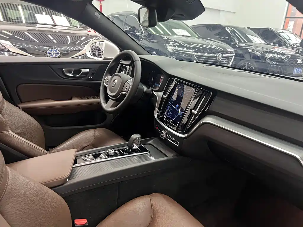 Volvo Volvo S60 2025 B4 Inscription Luxury 2026 - thumbnail 17