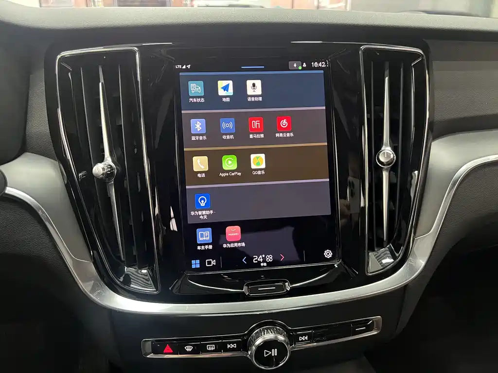 Volvo Volvo S60 2025 B4 Inscription Luxury 2026 - thumbnail 19