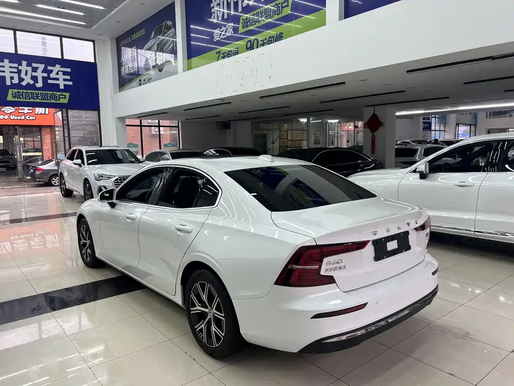 Volvo Volvo S60 2025 B4 Inscription Luxury 2026 - thumbnail 28