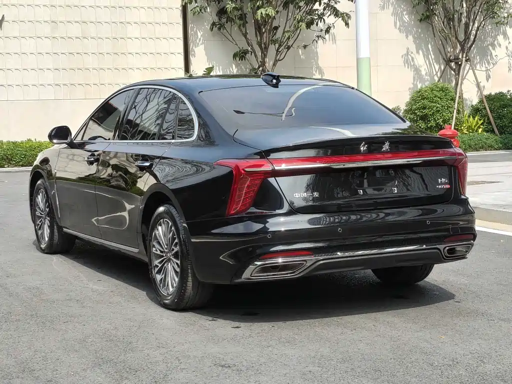 Hongqi Hongqi H5 2025 Model 2.0T Automatic Flag Enjoyment Edition 2025 - thumbnail 4