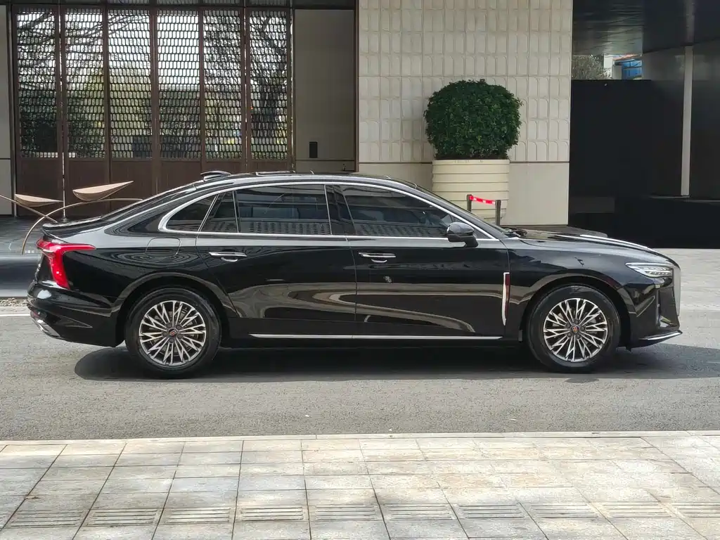 Hongqi Hongqi H5 2025 Model 2.0T Automatic Flag Enjoyment Edition 2025 - thumbnail 7