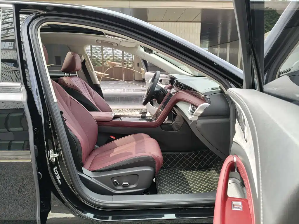 Hongqi Hongqi H5 2025 Model 2.0T Automatic Flag Enjoyment Edition 2025 - thumbnail 12