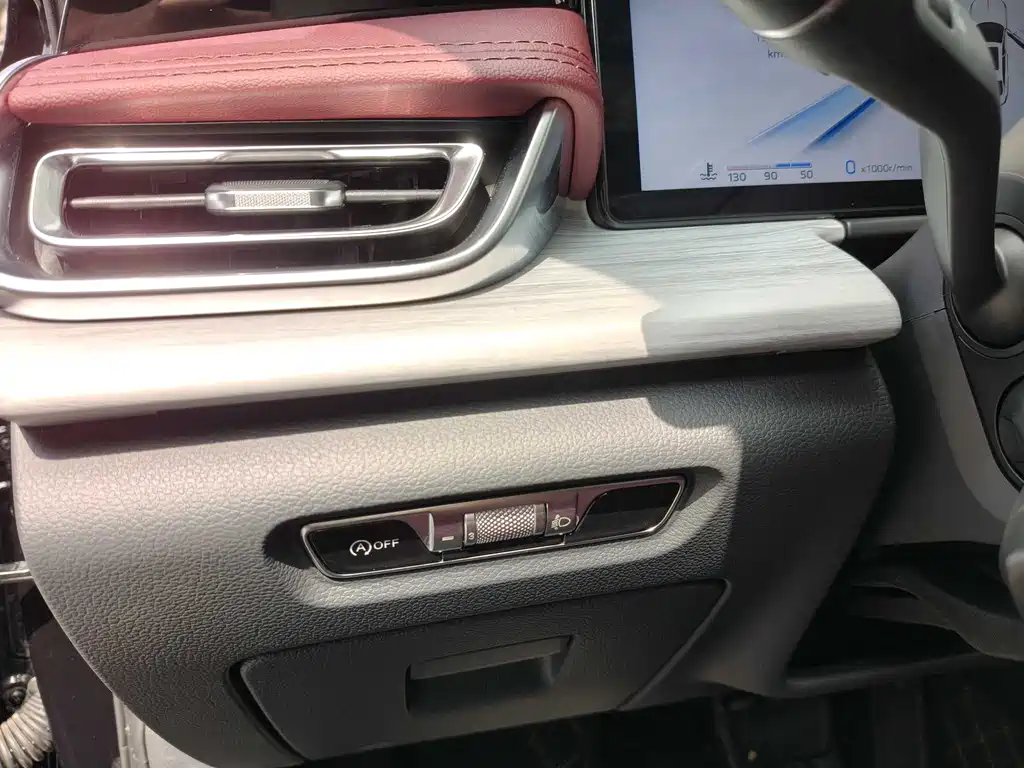 Hongqi Hongqi H5 2025 Model 2.0T Automatic Flag Enjoyment Edition 2025 - thumbnail 23