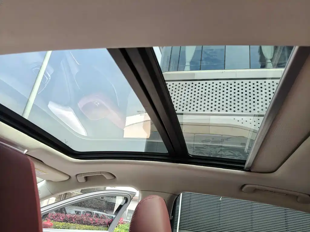 Hongqi Hongqi H5 2025 Model 2.0T Automatic Flag Enjoyment Edition 2025 - thumbnail 25