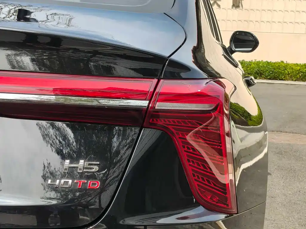 Hongqi Hongqi H5 2025 Model 2.0T Automatic Flag Enjoyment Edition 2025 - thumbnail 30