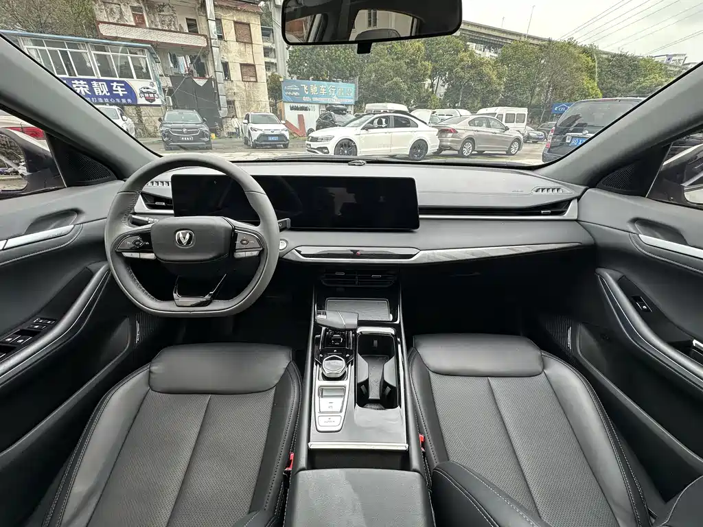 Changan Changan Raeton PLUS 2023 1.5T DCT Premium Edition 2023 - thumbnail 16