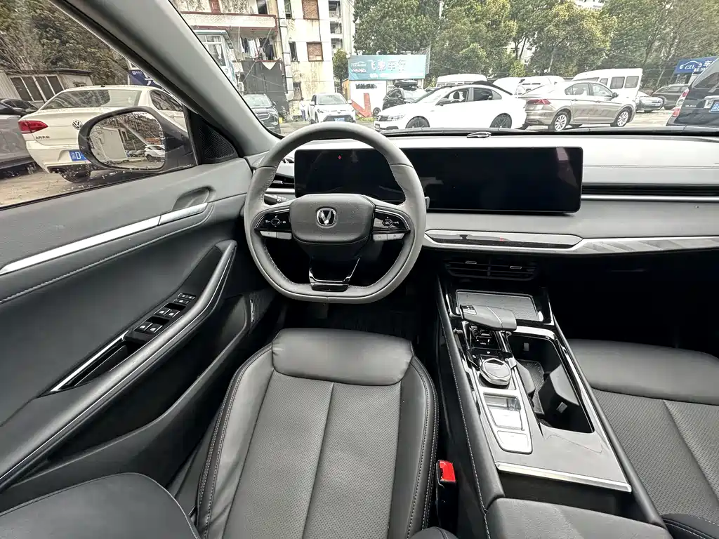 Changan Changan Raeton PLUS 2023 1.5T DCT Premium Edition 2023 - thumbnail 17