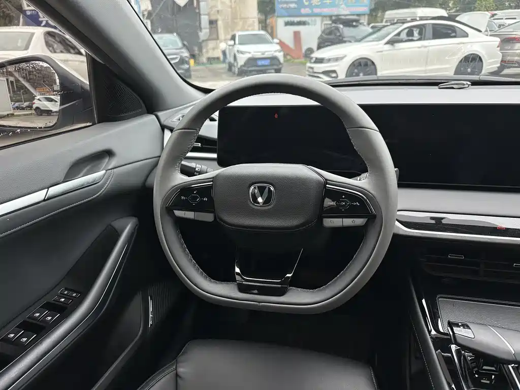 Changan Changan Raeton PLUS 2023 1.5T DCT Premium Edition 2023 - thumbnail 18