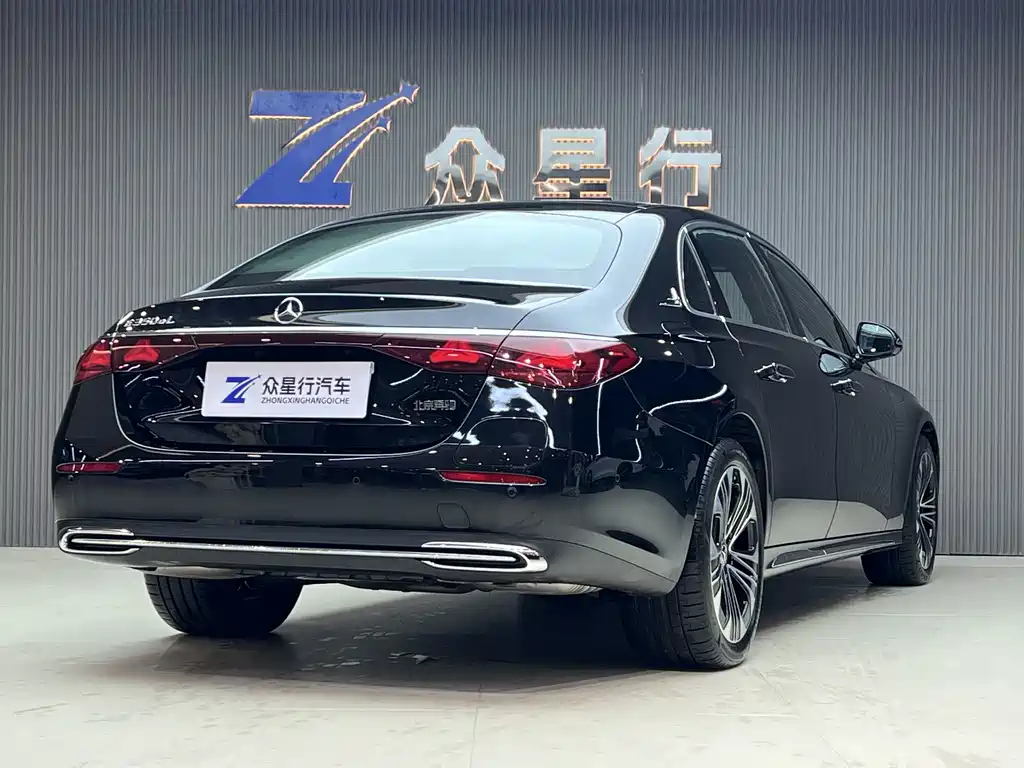 Mercedes-Benz Mercedes-Benz E-Class 2024 E 350 e L Plug-in Hybrid Sedan 2024 - thumbnail 4