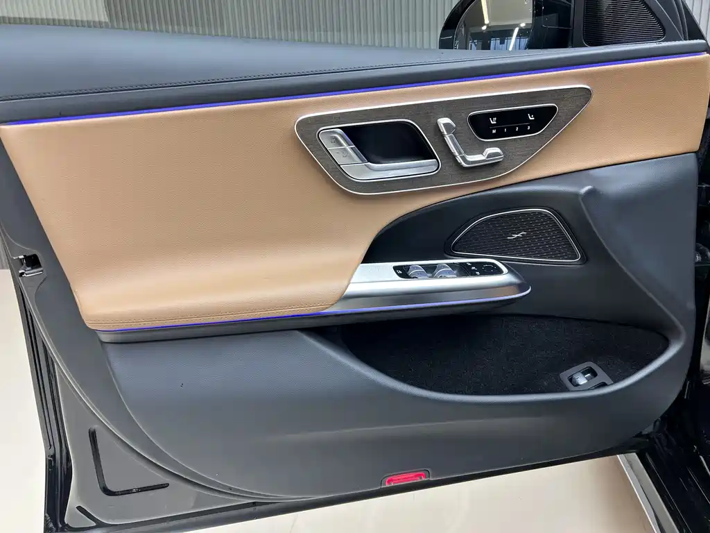 Mercedes-Benz Mercedes-Benz E-Class 2024 E 350 e L Plug-in Hybrid Sedan 2024 - thumbnail 7