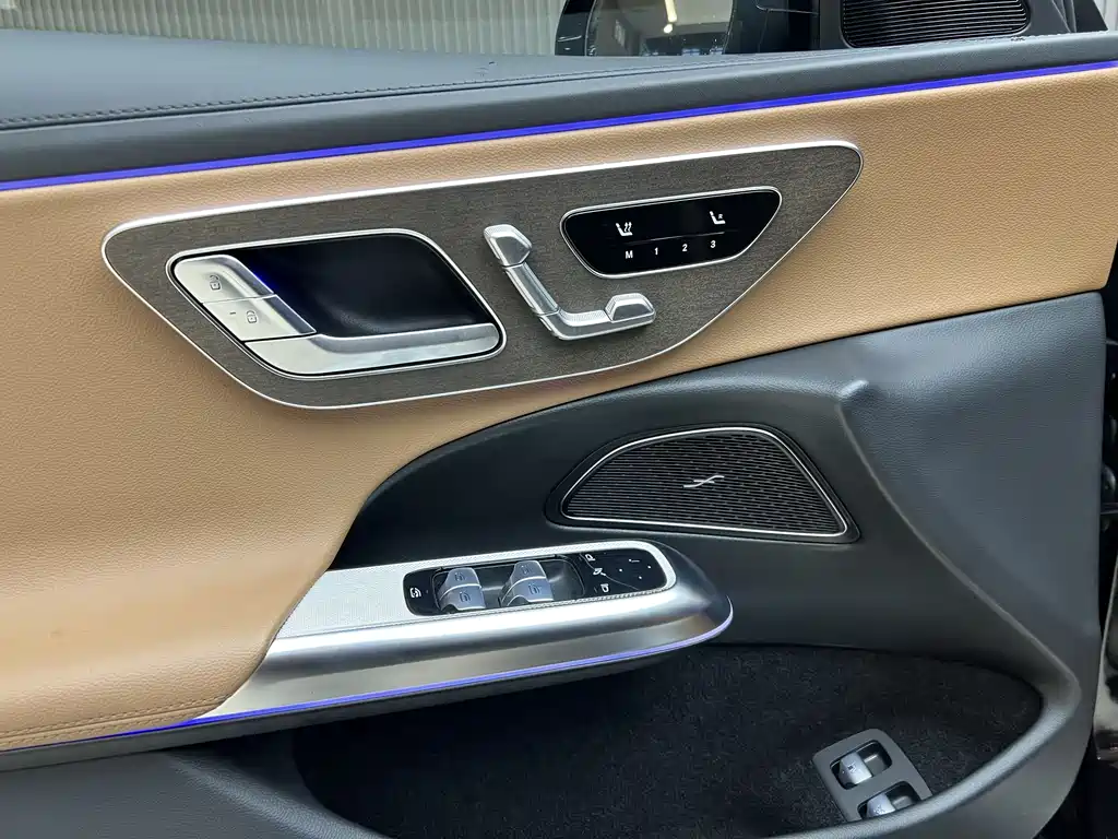 Mercedes-Benz Mercedes-Benz E-Class 2024 E 350 e L Plug-in Hybrid Sedan 2024 - thumbnail 12