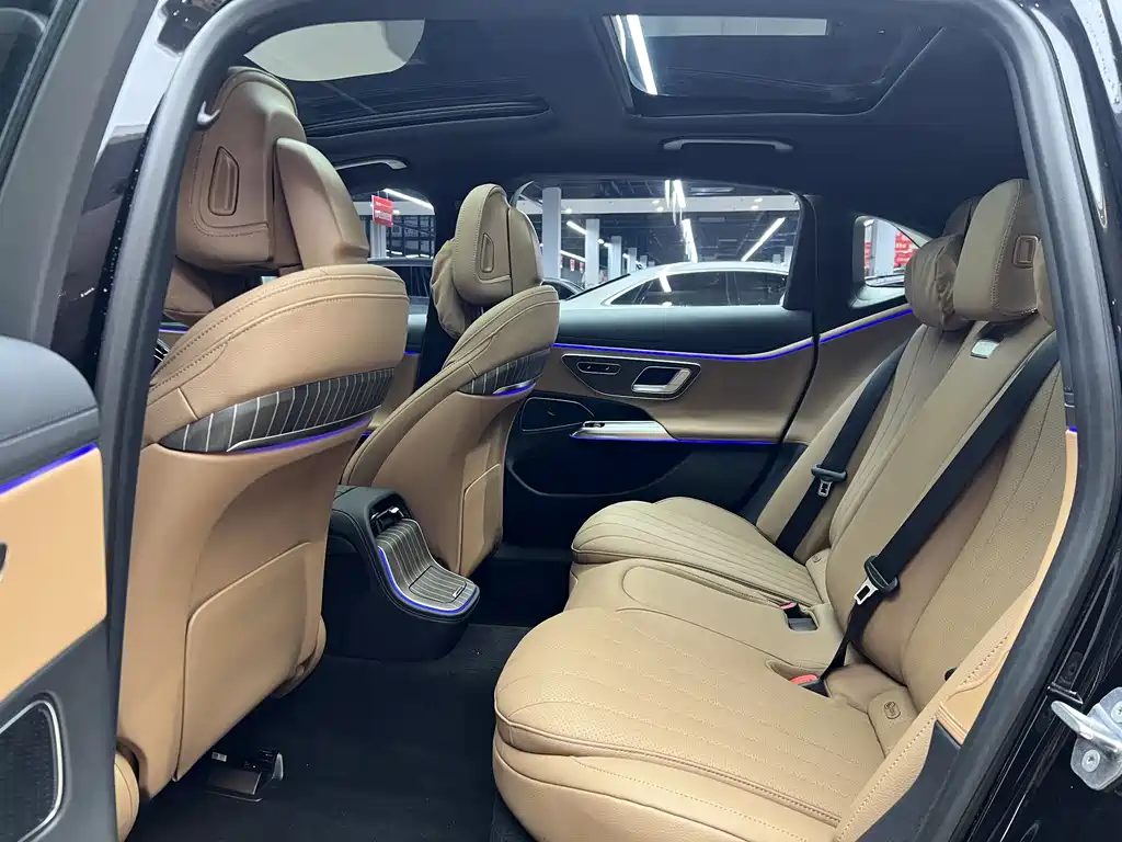 Mercedes-Benz Mercedes-Benz E-Class 2024 E 350 e L Plug-in Hybrid Sedan 2024 - thumbnail 13