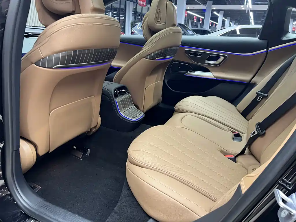 Mercedes-Benz Mercedes-Benz E-Class 2024 E 350 e L Plug-in Hybrid Sedan 2024 - thumbnail 17