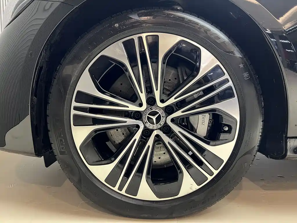 Mercedes-Benz Mercedes-Benz E-Class 2024 E 350 e L Plug-in Hybrid Sedan 2024 - thumbnail 18