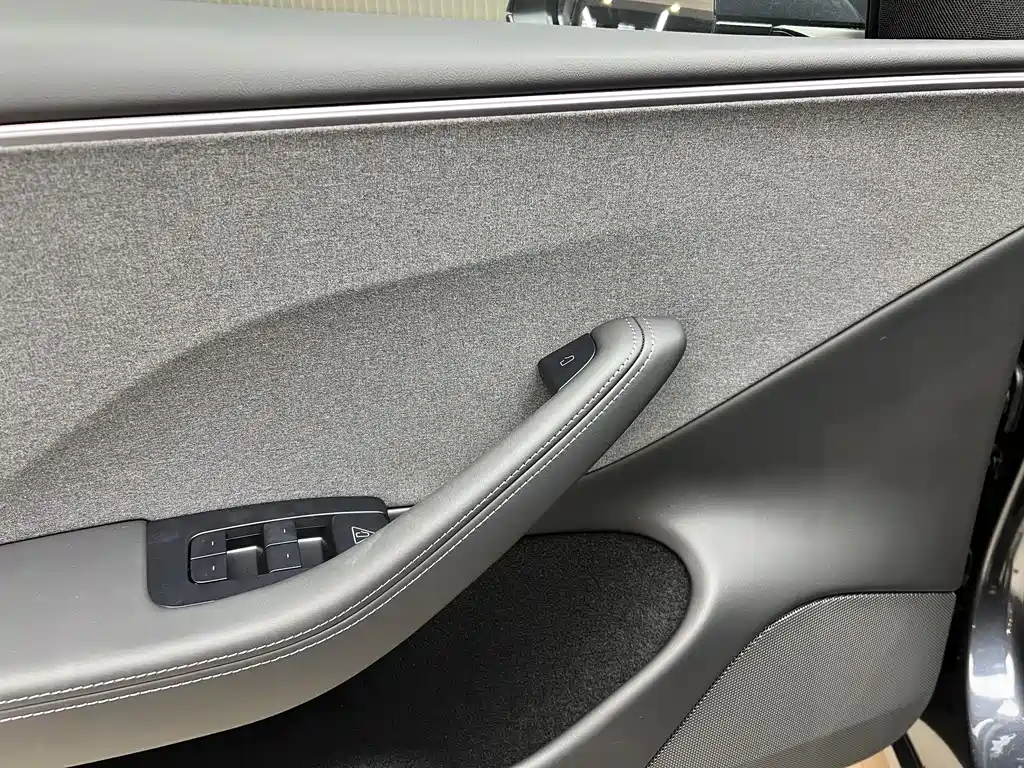 Tesla Tesla Model 3 2025 Rear-Wheel Drive 2026 - thumbnail 16