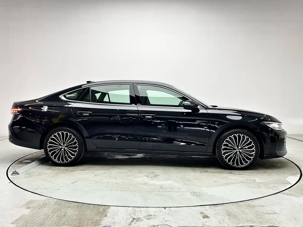 Volkswagen Passat 2025 Pro 380TSI Dragon尊 Edition 2026 - thumbnail 4
