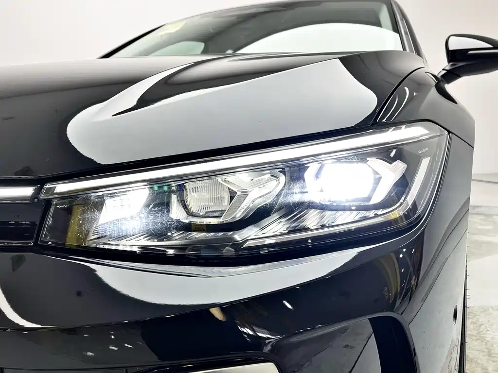 Volkswagen Passat 2025 Pro 380TSI Dragon尊 Edition 2026 - thumbnail 5