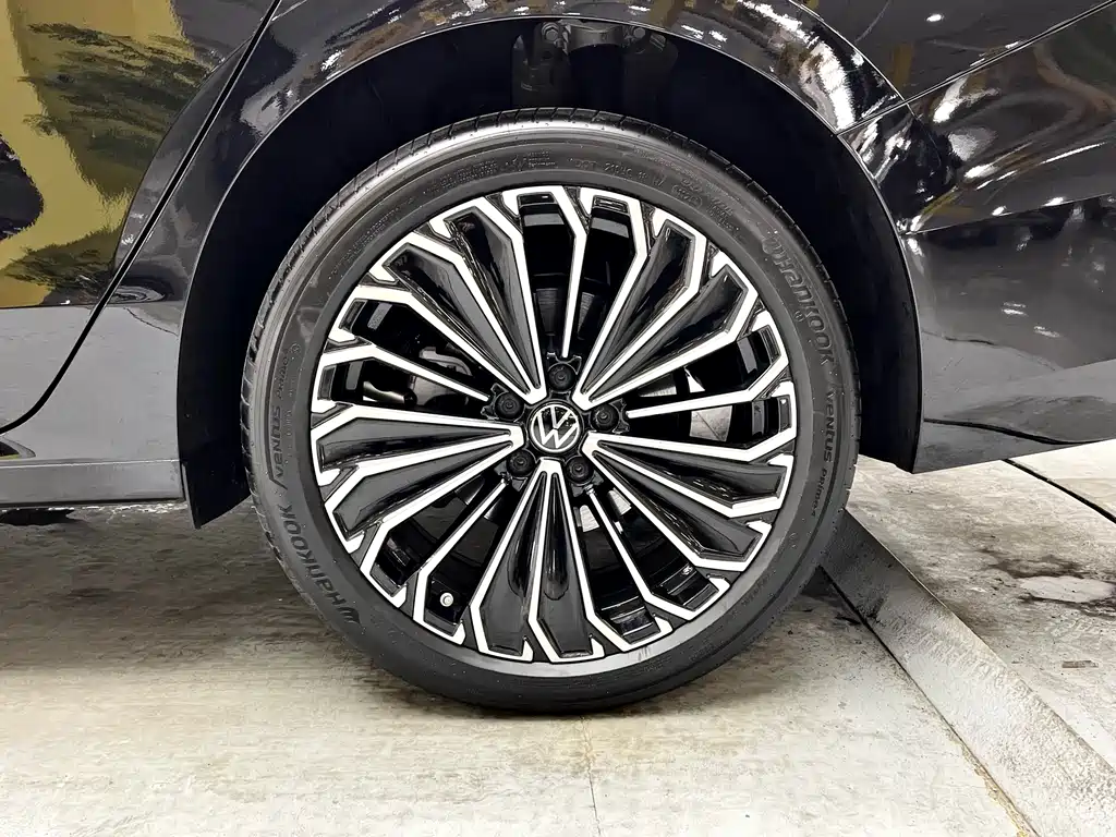 Volkswagen Passat 2025 Pro 380TSI Dragon尊 Edition 2026 - thumbnail 6