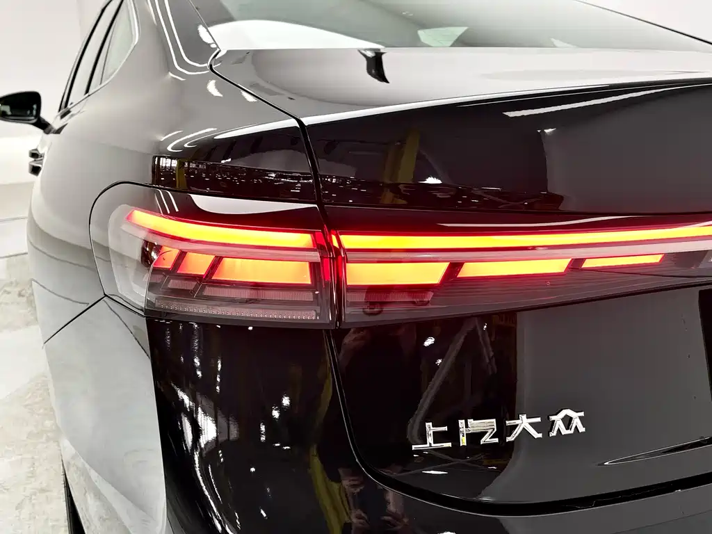 Volkswagen Passat 2025 Pro 380TSI Dragon尊 Edition 2026 - thumbnail 7