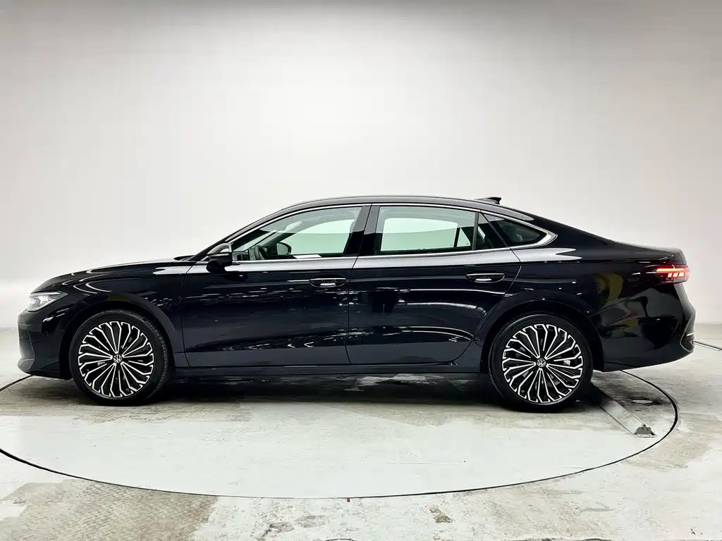 Volkswagen Passat 2025 Pro 380TSI Dragon尊 Edition 2026 - thumbnail 20