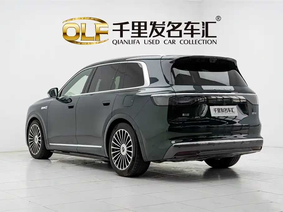 AITO Aito M8 2025 Extended Range Ultra 53.4kWh 6-seat Version (192-line LiDAR) 2025 - thumbnail 4