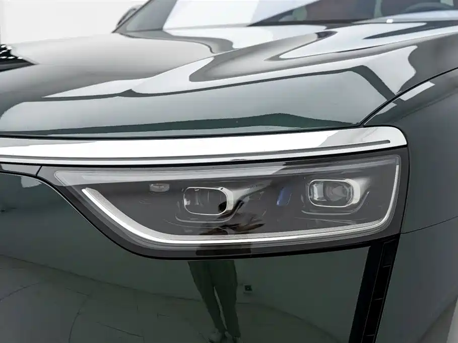AITO Aito M8 2025 Extended Range Ultra 53.4kWh 6-seat Version (192-line LiDAR) 2025 - thumbnail 10