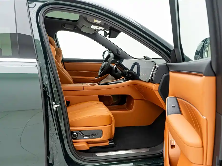 AITO Aito M8 2025 Extended Range Ultra 53.4kWh 6-seat Version (192-line LiDAR) 2025 - thumbnail 16