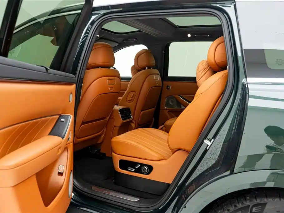 AITO Aito M8 2025 Extended Range Ultra 53.4kWh 6-seat Version (192-line LiDAR) 2025 - thumbnail 17