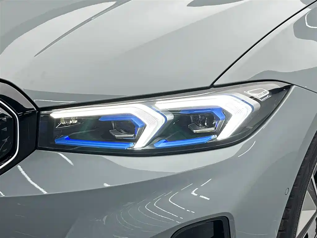 BMW BMW i3 2025 eDrive 40 L Night Sport Package 2024 - thumbnail 9