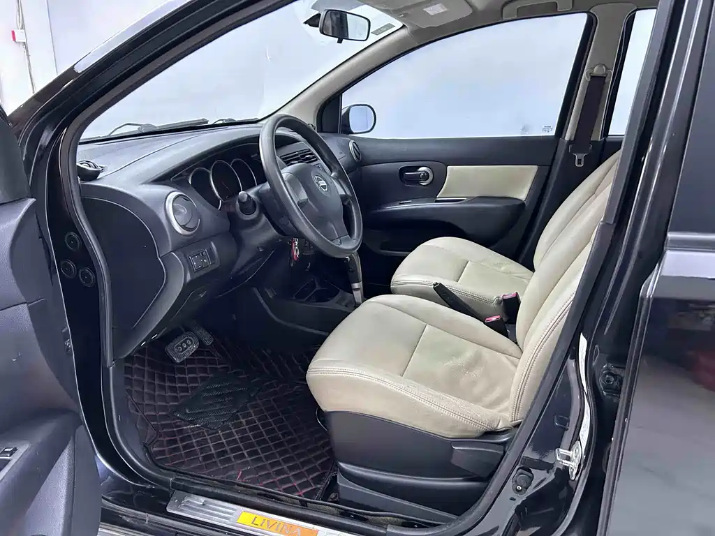 Nissan LIVINA 2010 Model JINGRUI Version 1.6L Automatic Standard Type 2013 - thumbnail 11