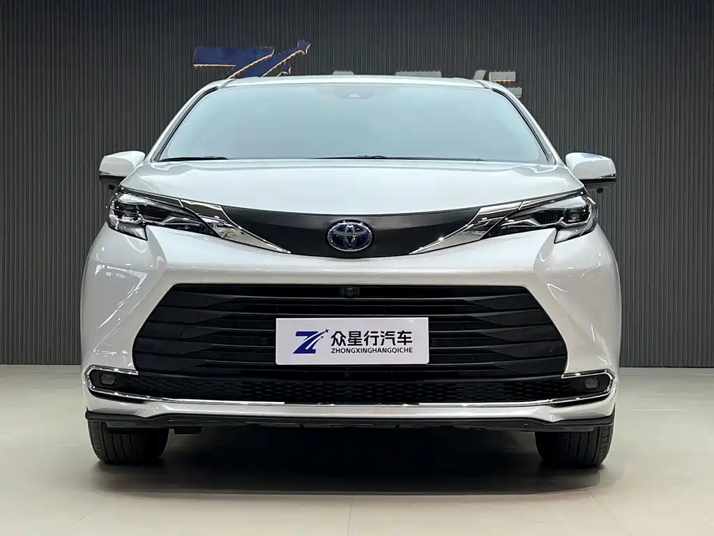 Toyota Toyota Sienna 2023 2.5L Hybrid Comfort Edition 2023 - thumbnail 2