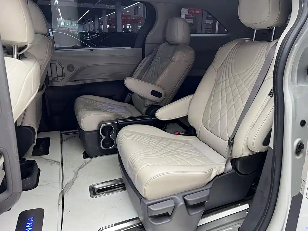 Toyota Toyota Sienna 2023 2.5L Hybrid Comfort Edition 2023 - thumbnail 13
