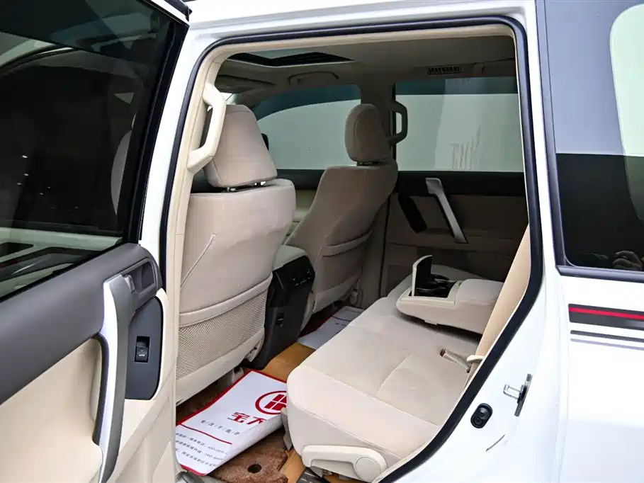 Toyota Toyota Land Cruiser Prado (Imported) 2023 Model 4.0L Middle East Version 2024 - thumbnail 13