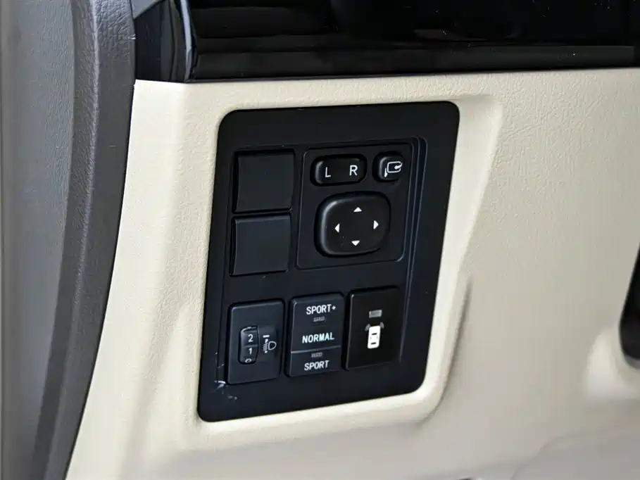 Toyota Toyota Land Cruiser Prado (Imported) 2023 Model 4.0L Middle East Version 2024 - thumbnail 25