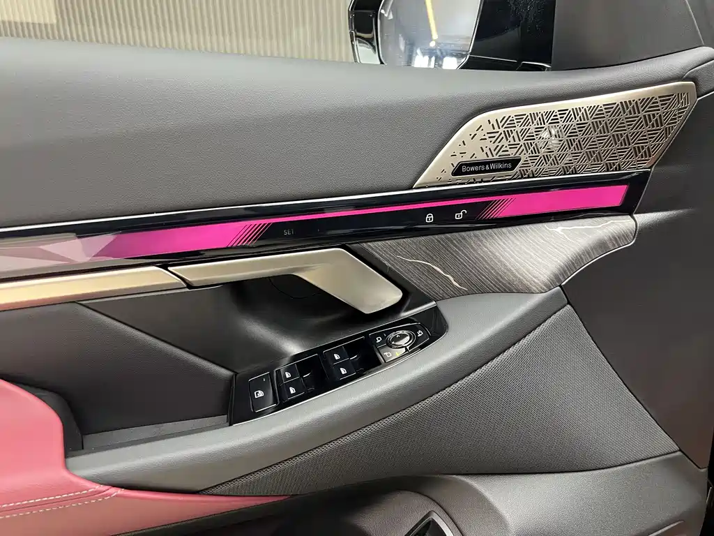 BMW BMW 5 Series 2025 530Li Luxury Model M Sport Package 2025 - thumbnail 12